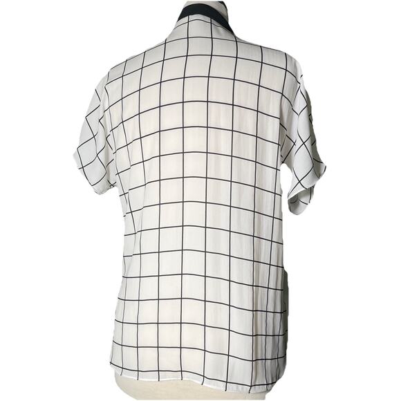 Vince Camuto White Black Plaid Short Sleeve Shirt V Neck with Bow Details- EUC - Picture 3 of 4